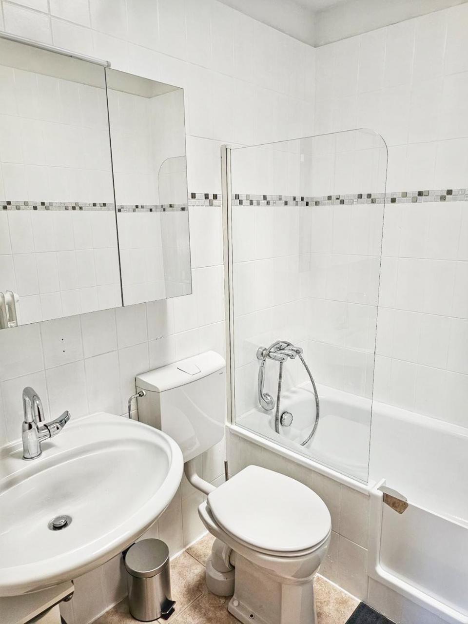2 Zimmer Apartment Mit Balkon Wuppertal Exterior foto
